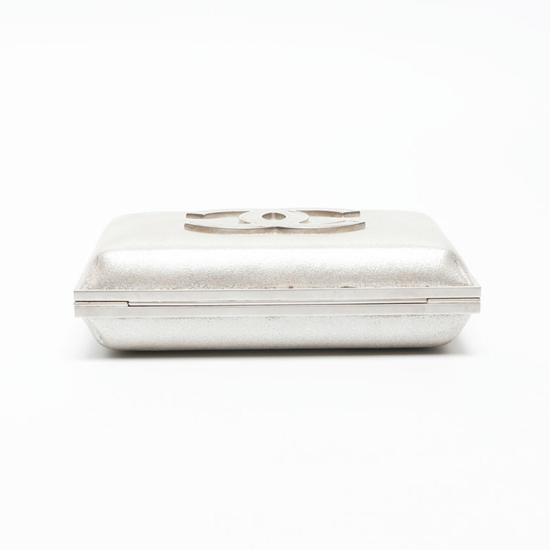 CHANEL - シャネル CHANEL ココマーク がま口 16番台 クラッチ CHANEL - シャネル CHANEL ココマーク がま口 16番台 クラッチ