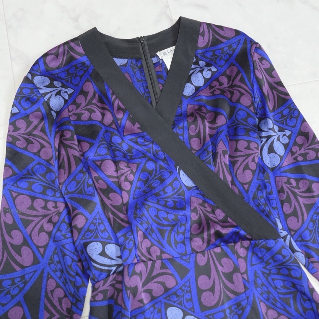 LANVIN - LANVIN シルク100% 総柄ワンピース Vネック 美 LANVIN - LANVIN シルク100% 総柄ワンピース Vネック 美