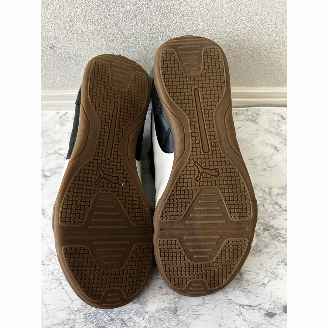 PUMA - Puma フットサルシューズ 黒/白 25cm 体育館シューズ PUMA - Puma フットサルシューズ 黒/白 25cm 体育館シューズ