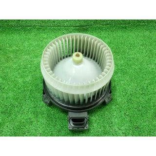 ホンダ(ホンダ)のシャトル GP8 ヒーターブロアモーター・ヒーターモーター ハイブリッド 4WD デンソー 3U14,1040 79310-T9A-F01 NH788P(車種別パーツ)