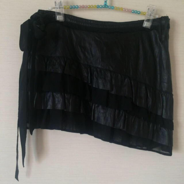 MURUA(ムルーア)のラムレザーフリルスカート レディースのスカート(ミニスカート)の商品写真