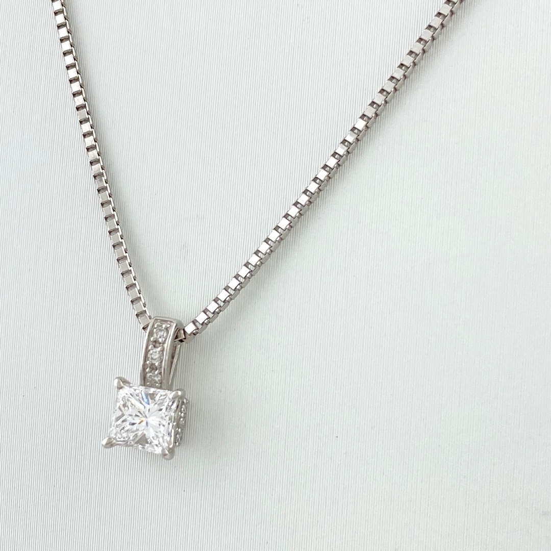 在庫一掃】 ダイヤモンド デザインネックレス Pt900 【中古】の 在庫一掃】 ダイヤモンド デザインネックレス Pt900 【中古】の