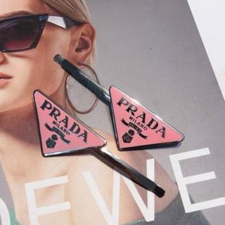 PRADA(ヘアピン)のフリマアイテム一覧 PRADA(ヘアピン)のフリマアイテム一覧