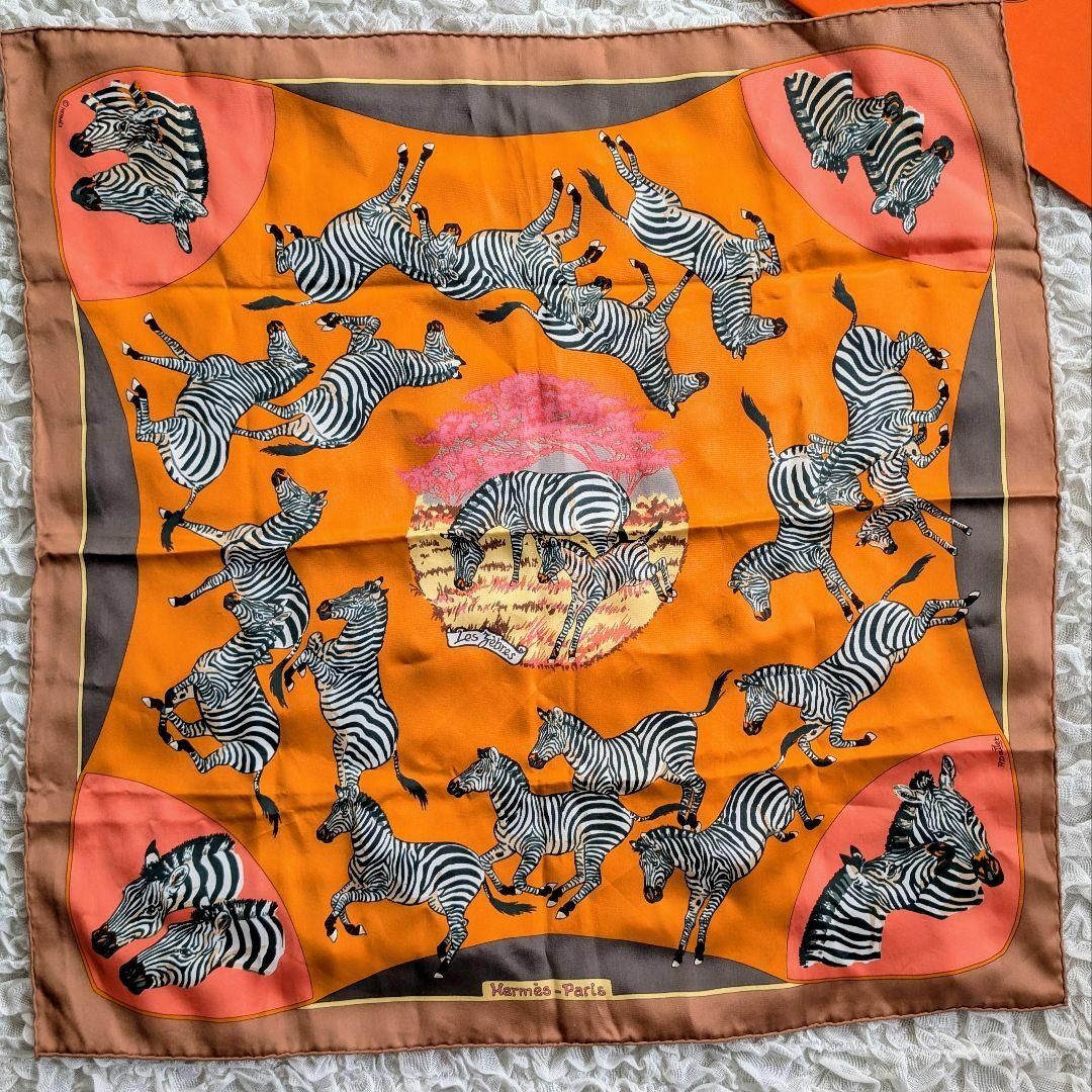 HERMES - 希少 エルメス カレ70 ゼブラ シルク オレンジ系 HERMES - 希少 エルメス カレ70 ゼブラ シルク オレンジ系