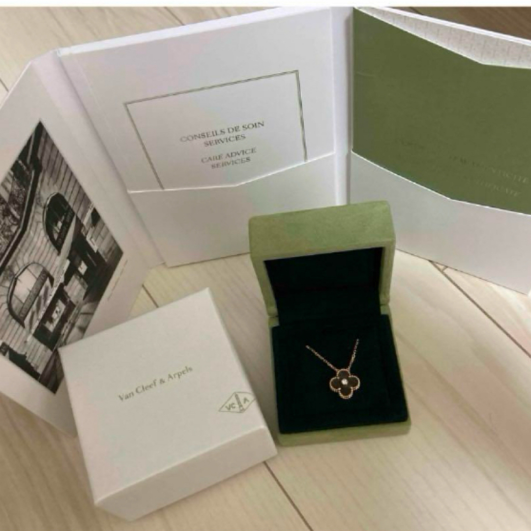 Van Cleef & Arpels - ヴァンクリーフ & アーペル 2023 ホリデー Van Cleef & Arpels - ヴァンクリーフ & アーペル 2023 ホリデー
