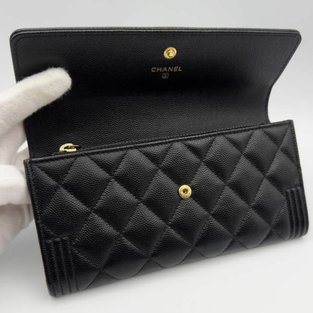 CHANEL - シャネル財布 マトラッセ キャビアスキン ボーイ CHANEL - シャネル財布 マトラッセ キャビアスキン ボーイ