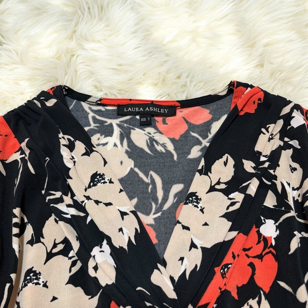 LAURA ASHLEY - 【美品】ローラアシュレイ ワンピース 総柄 花柄 LAURA ASHLEY - 【美品】ローラアシュレイ ワンピース 総柄 花柄