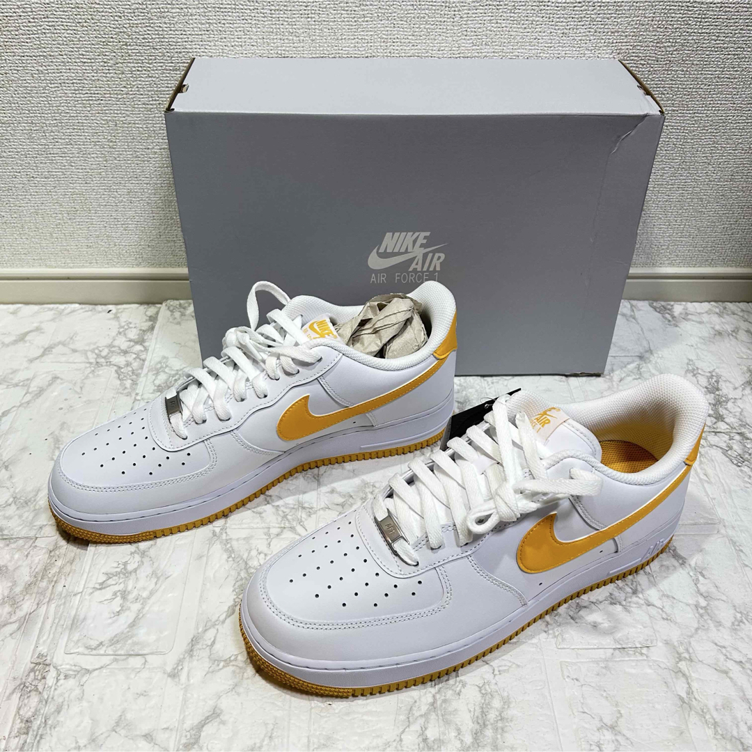 新品 未使用 ナイキエア フォース 1'07 ホワイト/ユニバーシティゴールド