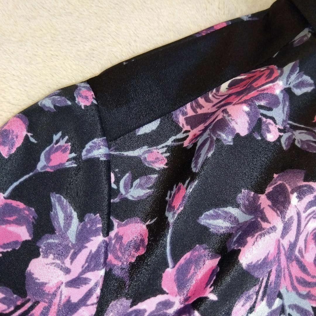 LAURA ASHLEY - ローラアシュレイ 花柄シャツワンピース バラ 黒 LAURA ASHLEY - ローラアシュレイ 花柄シャツワンピース バラ 黒