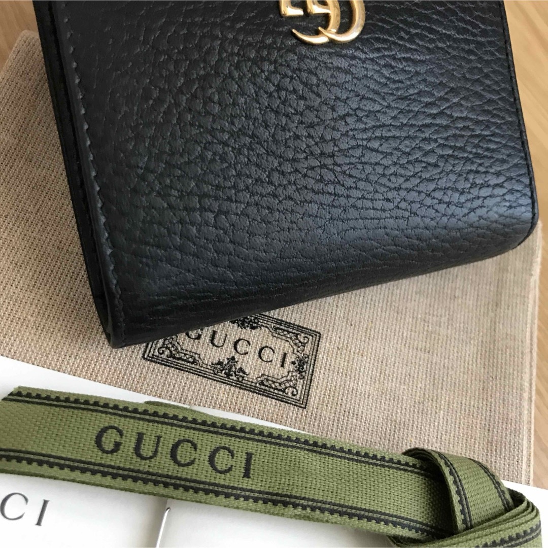 GUCCI - 美品 GUCCI グッチ GGマーモント 二つ折り財布 ミニ財布 GUCCI - 美品 GUCCI グッチ GGマーモント 二つ折り財布 ミニ財布