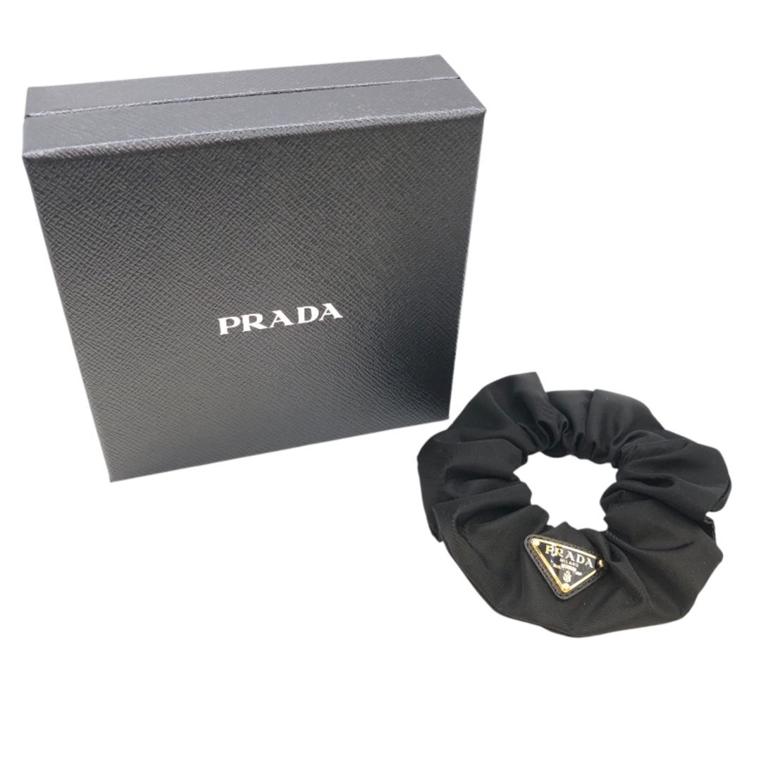 PRADA - プラダ PRADA Re-Nylon シュシュ ブラック ナイロン PRADA - プラダ PRADA Re-Nylon シュシュ ブラック ナイロン