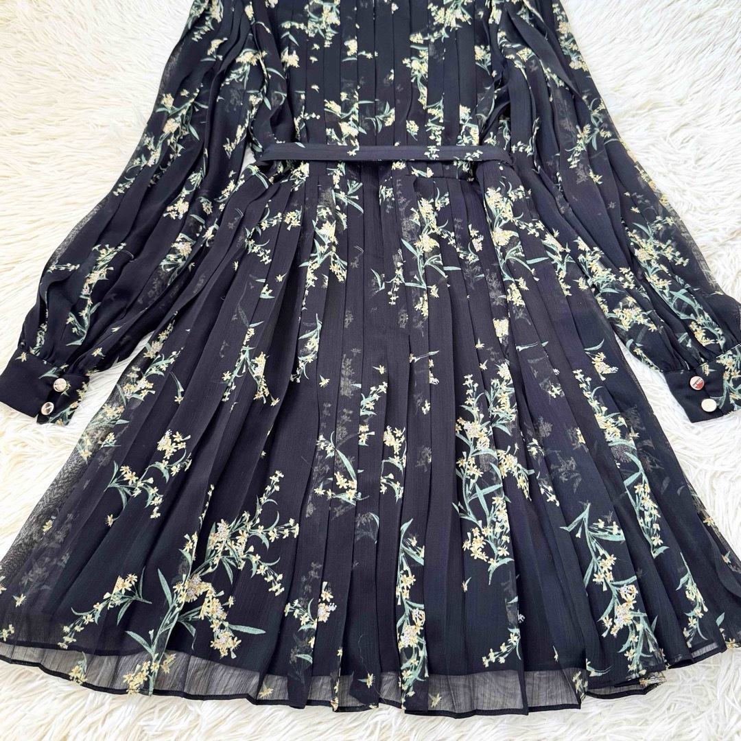 TED BAKER - テッドベイカー 花柄 カシュクール プリーツ TED BAKER - テッドベイカー 花柄 カシュクール プリーツ