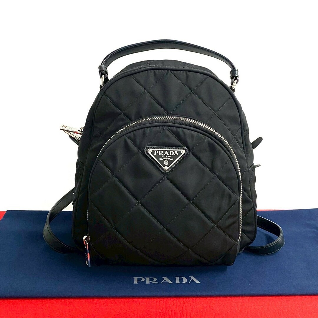 PRADA - 極 美品 PRADA プラダ 三角ロゴ 金具 キルティング PRADA - 極 美品 PRADA プラダ 三角ロゴ 金具 キルティング