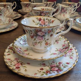 ROYAL ALBERT(食器)のフリマアイテム一覧 ROYAL ALBERT(食器)のフリマアイテム一覧