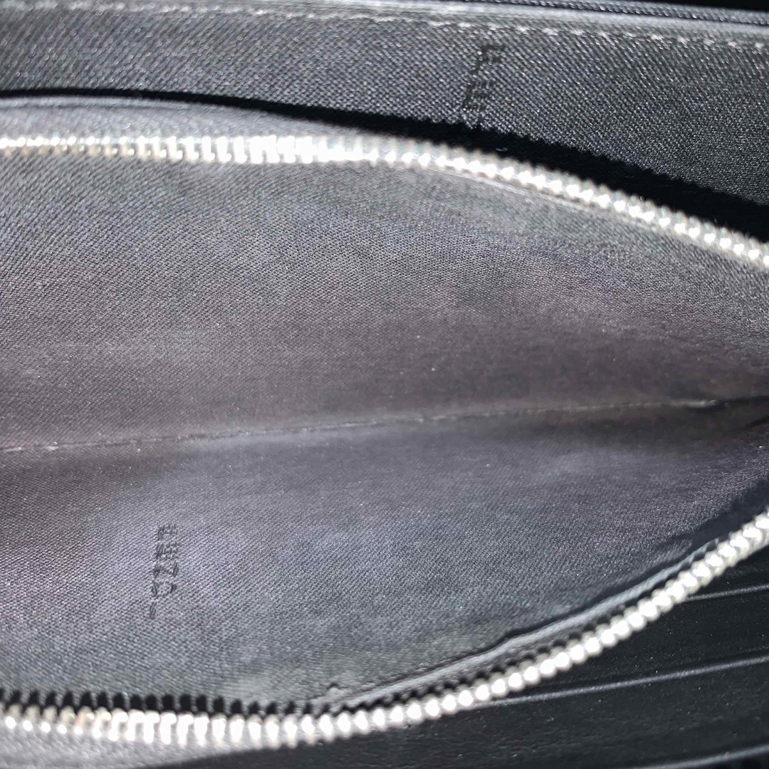 FENDI - FENDI ROMA フェンディ 長財布 ロゴ型押し ビックロゴ FENDI - FENDI ROMA フェンディ 長財布 ロゴ型押し ビックロゴ