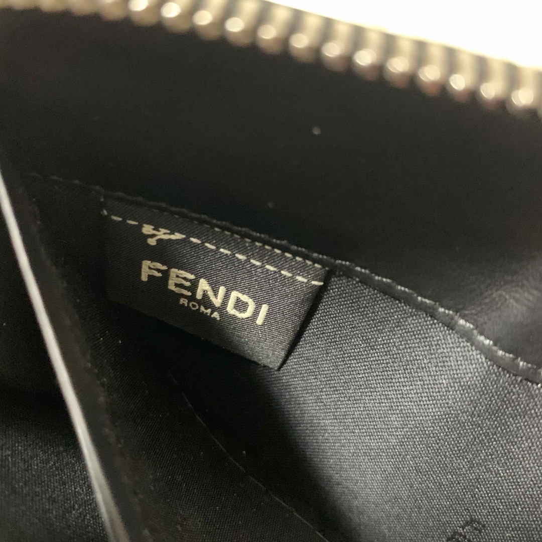 FENDI - FENDI ROMA フェンディ 長財布 ロゴ型押し ビックロゴ FENDI - FENDI ROMA フェンディ 長財布 ロゴ型押し ビックロゴ