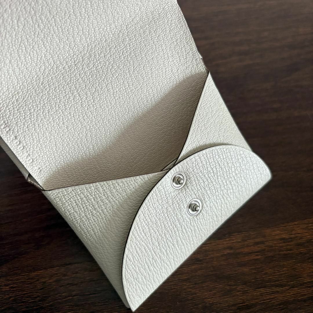 HERMES - 訳あり極美品『エルメス』カルヴィ デュオ 2024年 HERMES - 訳あり極美品『エルメス』カルヴィ デュオ 2024年