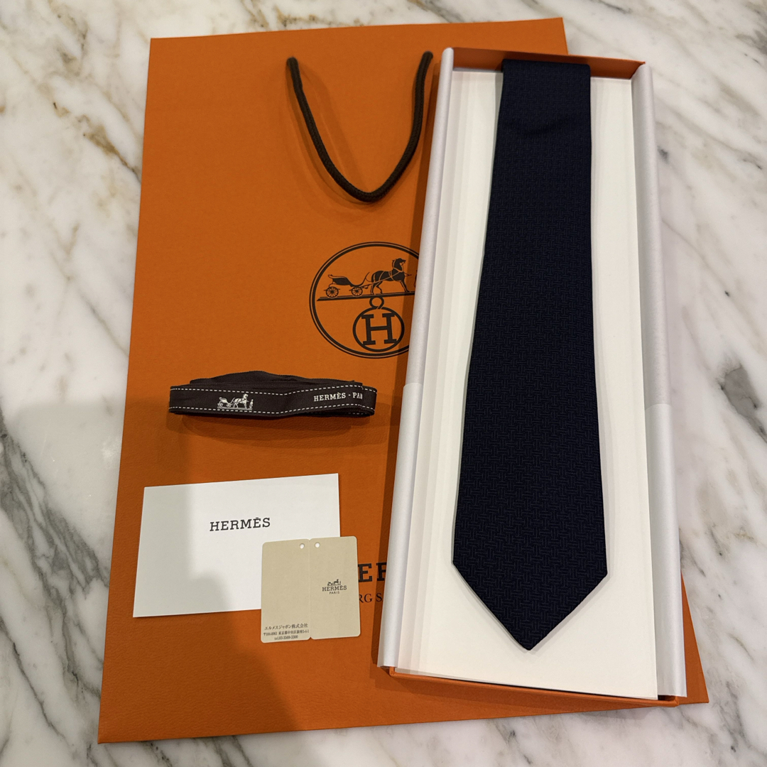 HERMES - 新品未使用 新作 HERMES ネクタイ ブラック セットの HERMES - 新品未使用 新作 HERMES ネクタイ ブラック セットの