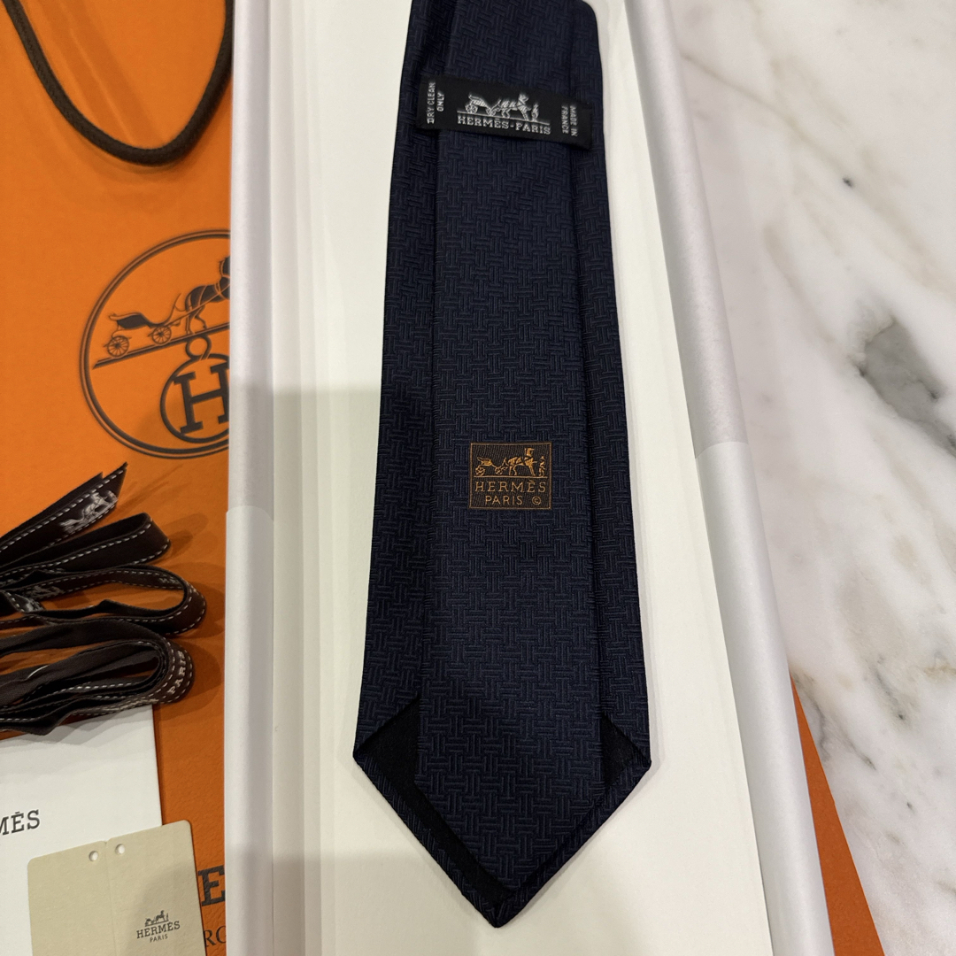 HERMES - 新品未使用 新作 HERMES ネクタイ ブラック セットの HERMES - 新品未使用 新作 HERMES ネクタイ ブラック セットの