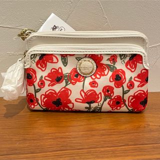 COACH - コーチ ハート柄 ポーチの通販 by rinrin's shop COACH - コーチ ハート柄 ポーチの通販 by rinrin's shop