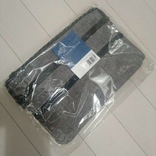 LeSportsac - 【新品タグ】3ファスナー サコッシュ ポーチ 旅行 トラベル ポーチ