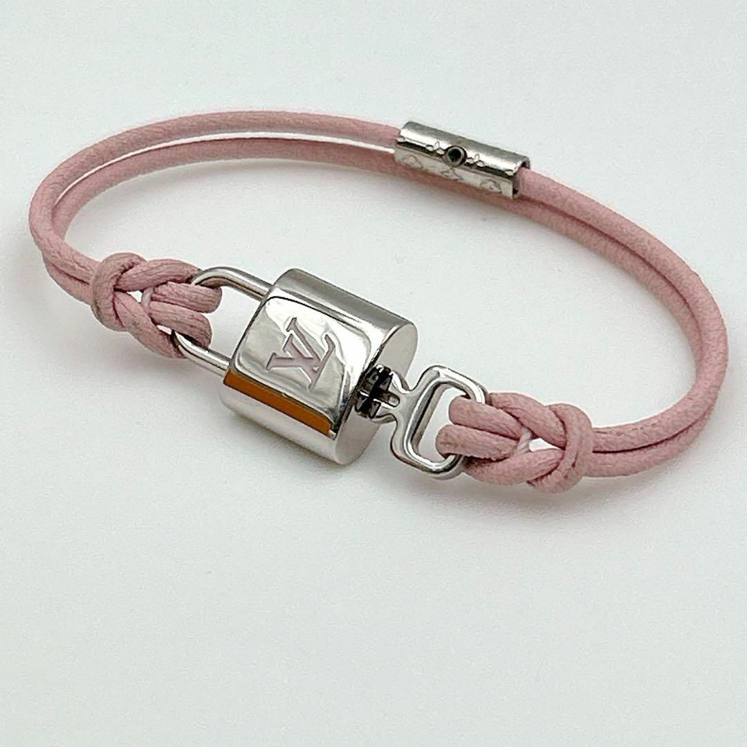 LOUIS VUITTON - 【美品】ルイヴィトン ブレスレット LV LOUIS VUITTON - 【美品】ルイヴィトン ブレスレット LV