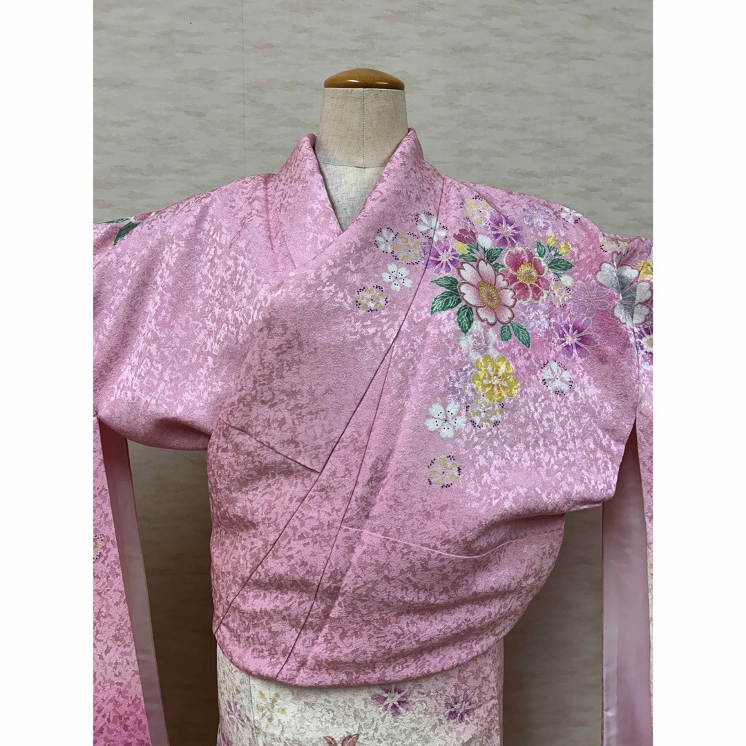 振袖 正絹 成人式 結婚式 ピンク 白 花柄の通販 by MJ ◇プロフ 振袖 正絹 成人式 結婚式 ピンク 白 花柄の通販 by MJ ◇プロフ