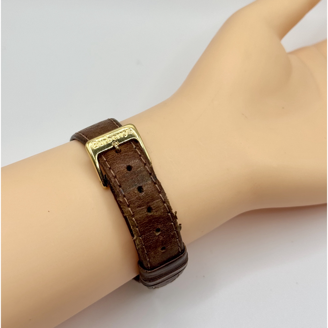 BURBERRY - BURBERRY バーバリー 3210 アイボリー文字盤デイト BURBERRY - BURBERRY バーバリー 3210 アイボリー文字盤デイト