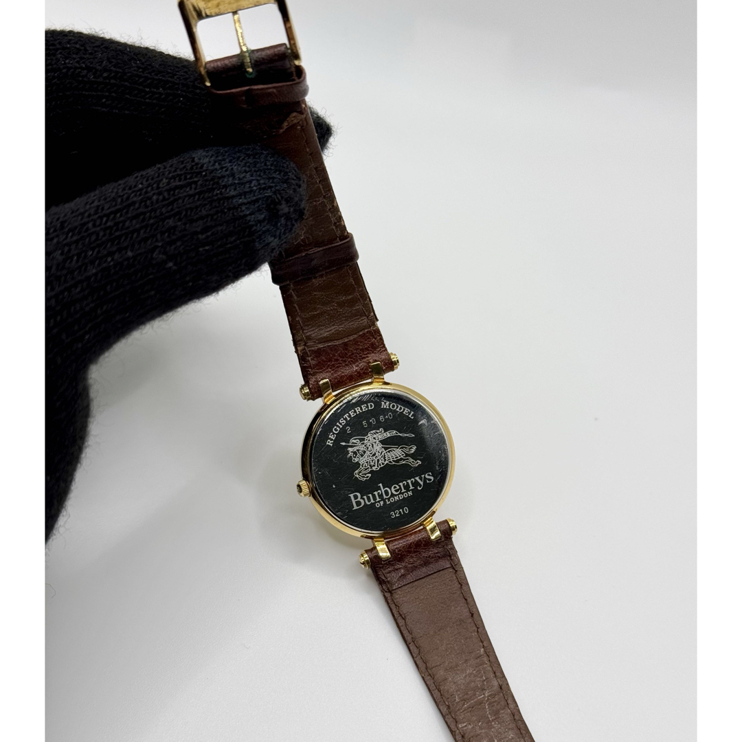 BURBERRY - BURBERRY バーバリー 3210 アイボリー文字盤デイト BURBERRY - BURBERRY バーバリー 3210 アイボリー文字盤デイト