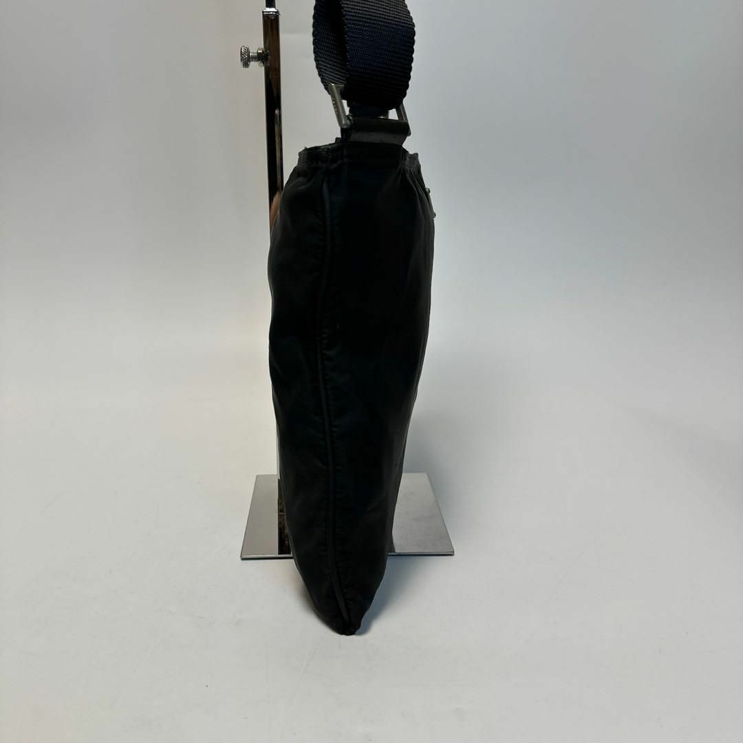 PRADA - m82【美品】プラダ 三角ロゴ ナイロン ブラック PRADA - m82【美品】プラダ 三角ロゴ ナイロン ブラック