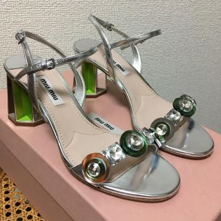 ミュウミュウ(miumiu)のmiu miu ビジューサンダル (サンダル)