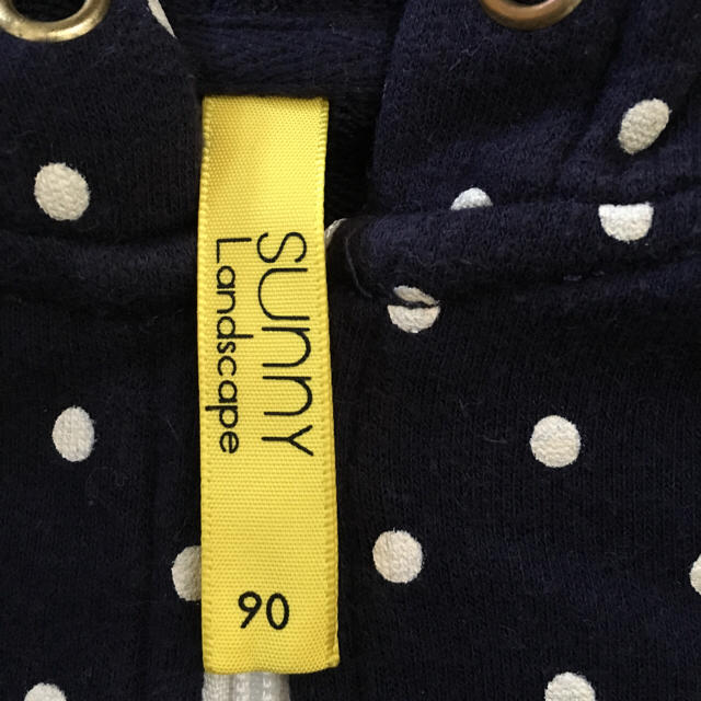SunnyLandscape(サニーランドスケープ)のSUNNY  ネイビー  ドット  パーカー  90 キッズ/ベビー/マタニティのキッズ服女の子用(90cm~)(ジャケット/上着)の商品写真