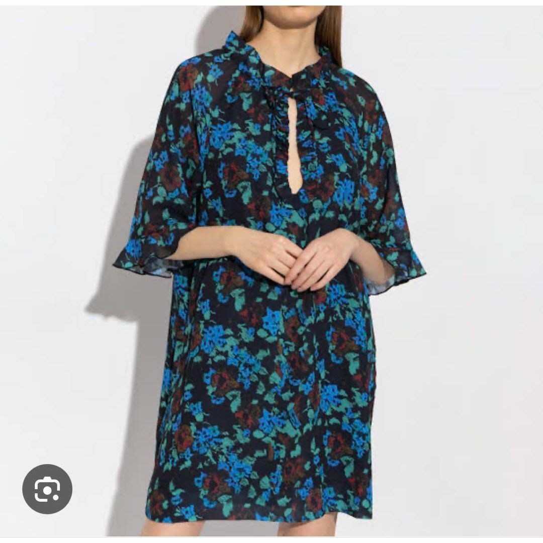 GANNI - 美品✨GANNI ガニー プリント クレープ ラッフル V GANNI - 美品✨GANNI ガニー プリント クレープ ラッフル V