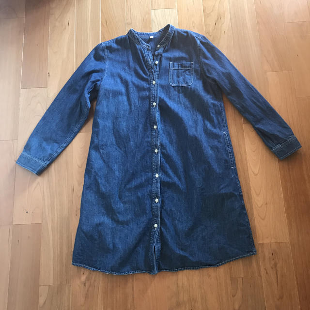 MUJI (無印良品)(ムジルシリョウヒン)の無印良品 授乳服 デニムシャツワンピ muji キッズ/ベビー/マタニティのマタニティ(マタニティワンピース)の商品写真