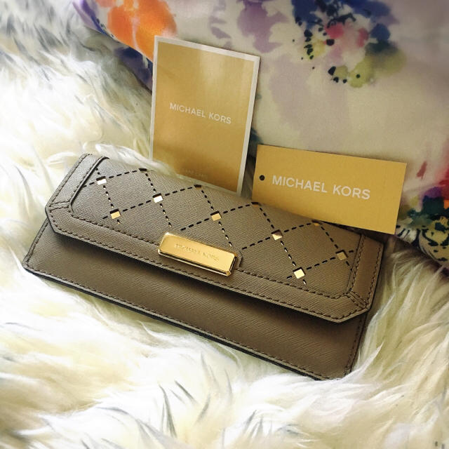 【専用出品❣️】MICHAEL KORS ダイヤカットアウト 長財布