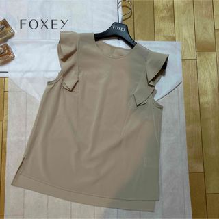 FOXEY(ニット/セーター)のフリマアイテム一覧 FOXEY(ニット/セーター)のフリマアイテム一覧