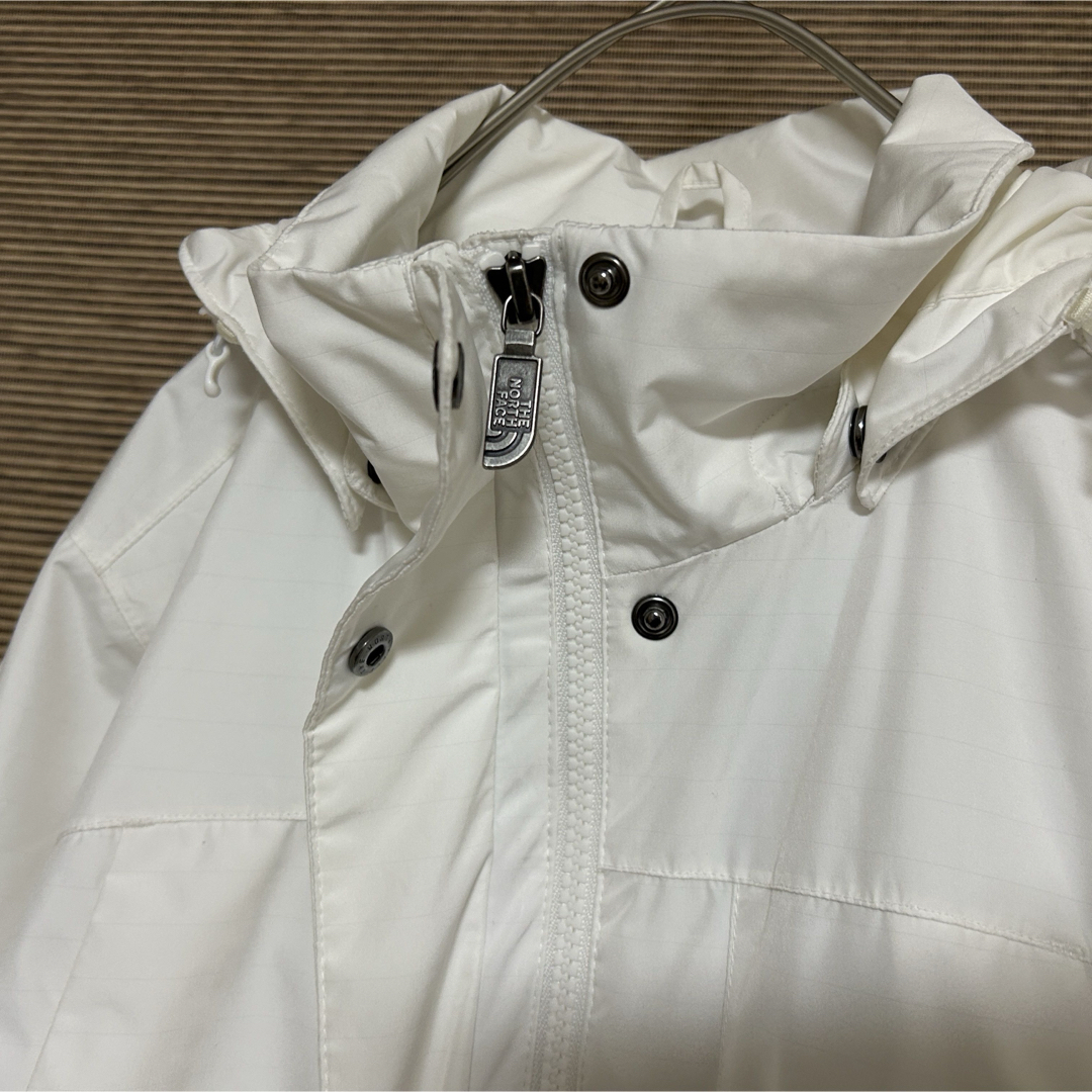 THE NORTH FACE - 【ノースフェイス】マウンテンパーカー 白 THE NORTH FACE - 【ノースフェイス】マウンテンパーカー 白