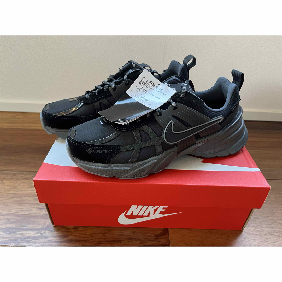NIKE - NIKE W V2K RUN GTX FZ2622-001 22.5cmの通販 by NIKE - NIKE W V2K RUN GTX FZ2622-001 22.5cmの通販 by
