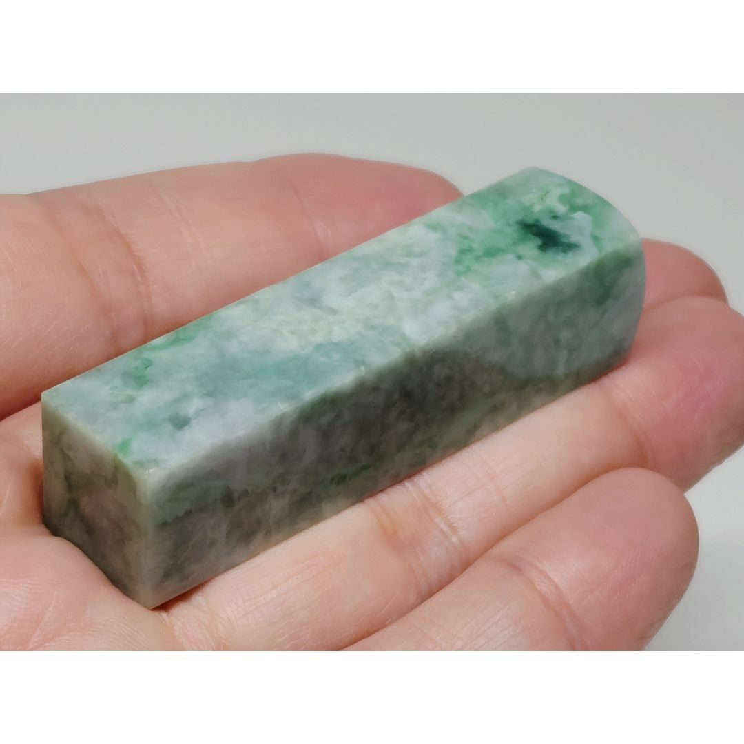 印材 角⑦ 43g 翡翠 ヒスイ 印鑑 原石 原石 鉱石 鑑賞石 自然石 誕生石