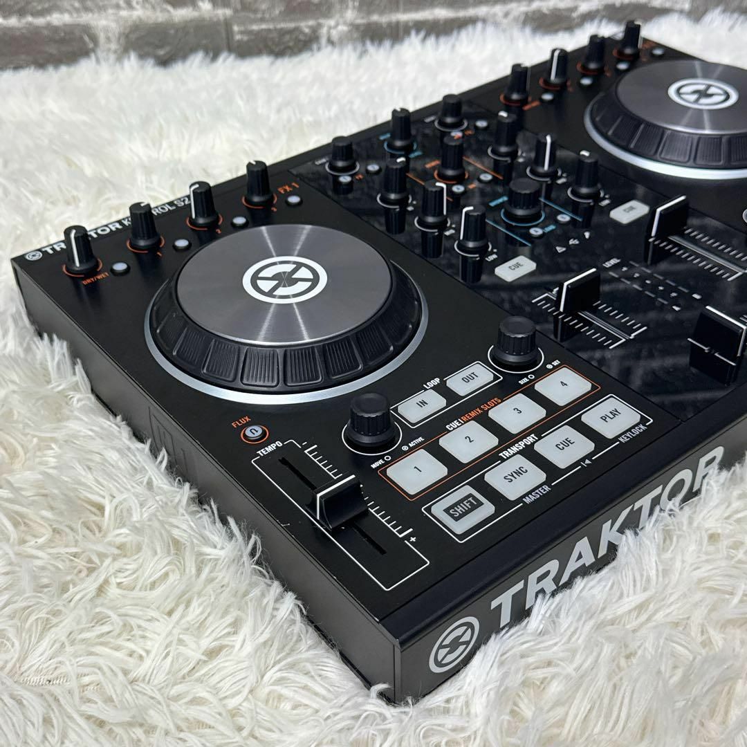 TRAKTOR KONTROL S2 MK2 DJコントローラーの通販 by ぷるぷる TRAKTOR KONTROL S2 MK2 DJコントローラーの通販 by ぷるぷる