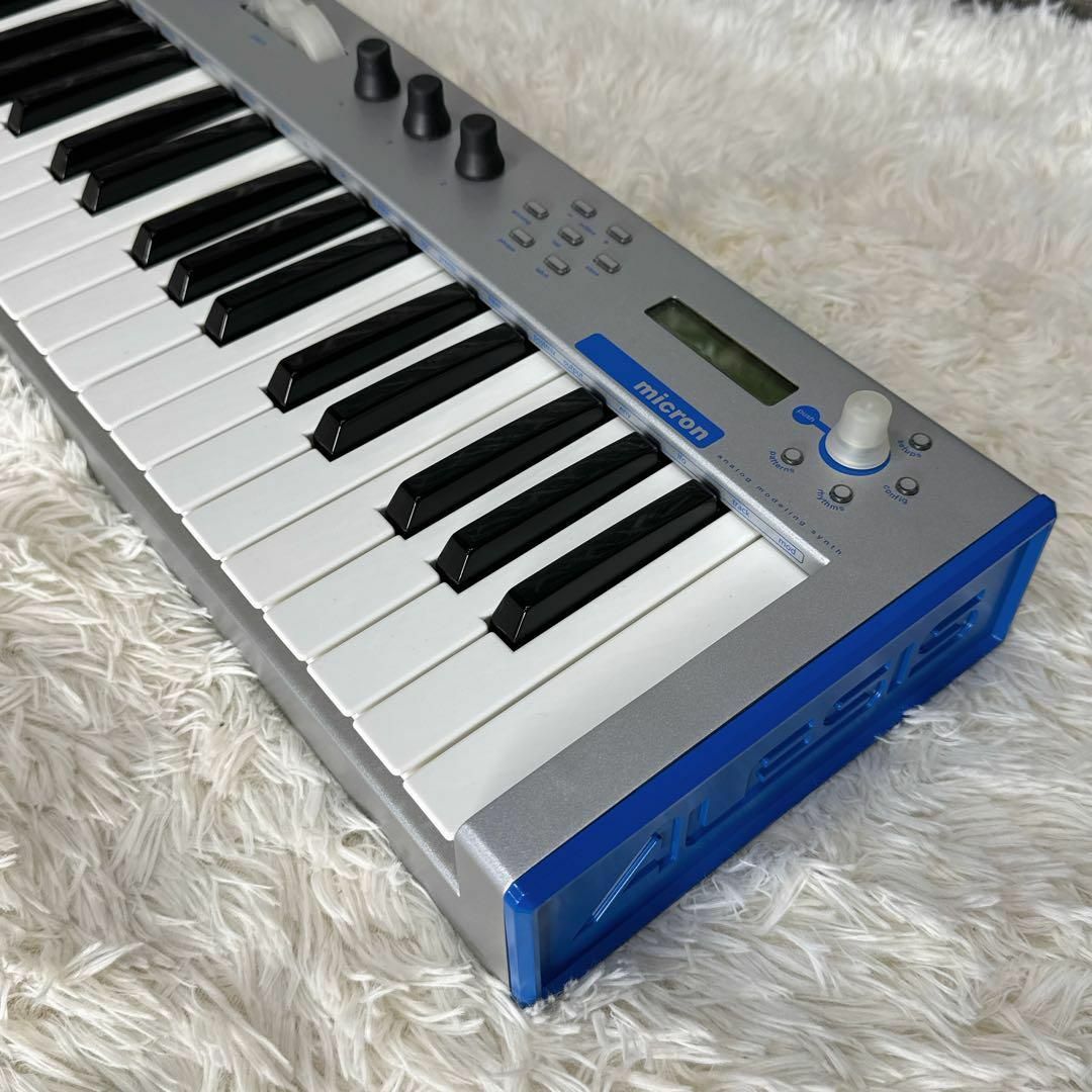 限定カラー!ALESIS MICRON アナログモデリングシンセサイザー 限定カラー!ALESIS MICRON アナログモデリングシンセサイザー