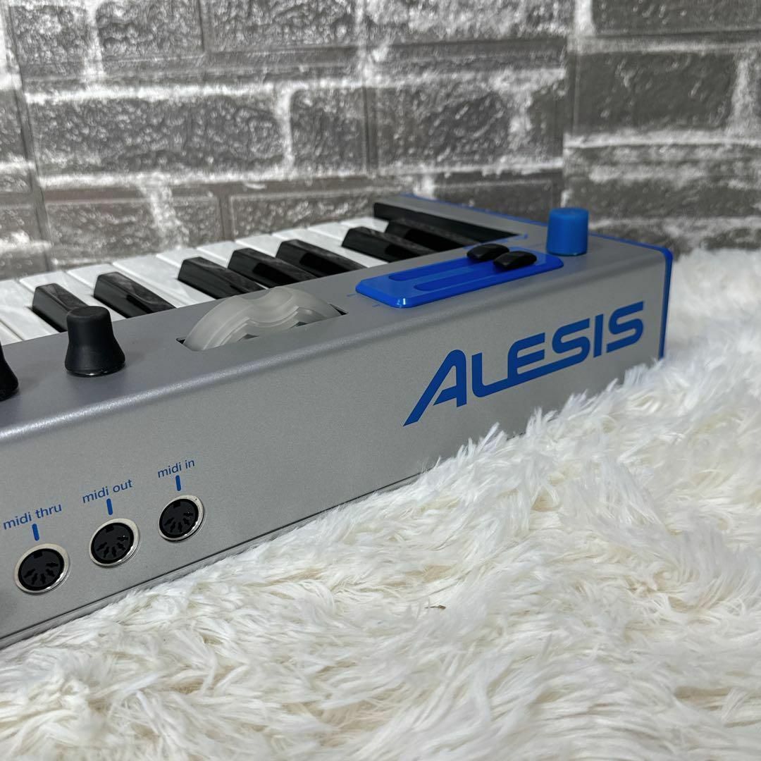 限定カラー!ALESIS MICRON アナログモデリングシンセサイザー 限定カラー!ALESIS MICRON アナログモデリングシンセサイザー