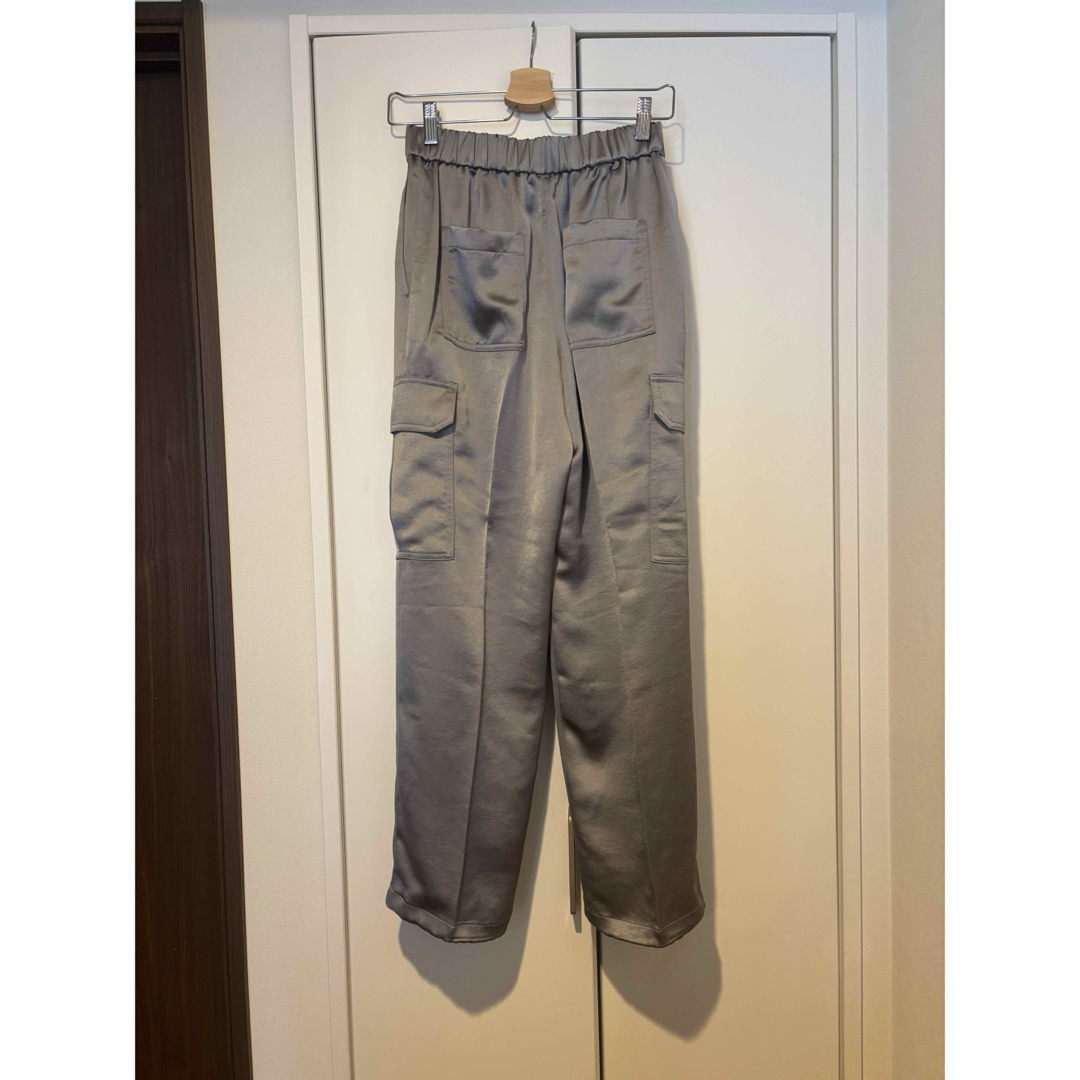 PLST - サテンパラシュートカーゴパンツ グレーの通販 by E PLST - サテンパラシュートカーゴパンツ グレーの通販 by E
