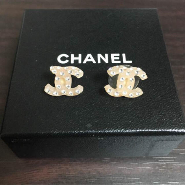 CHANEL ラインストーン ピアス 難あり