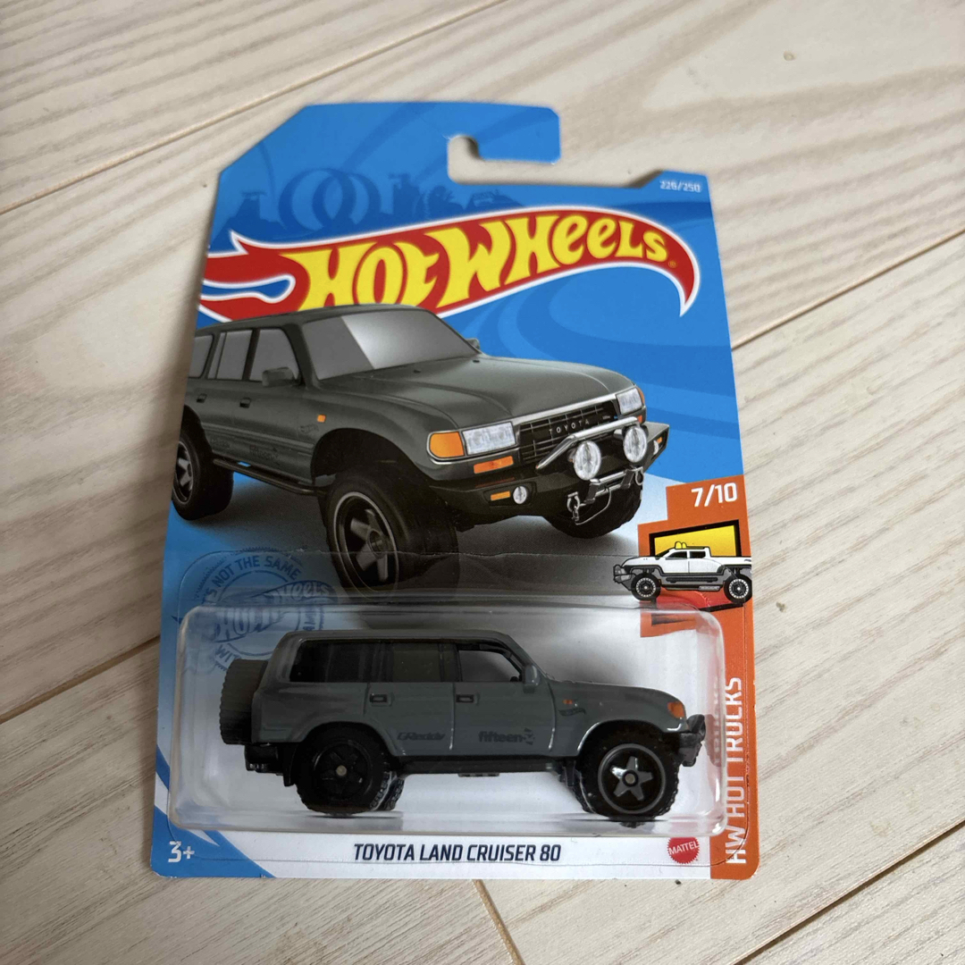 Hot wheels TOYOTA LAND CRUISER 80 エンタメ/ホビーのおもちゃ/ぬいぐるみ(ミニカー)の商品写真