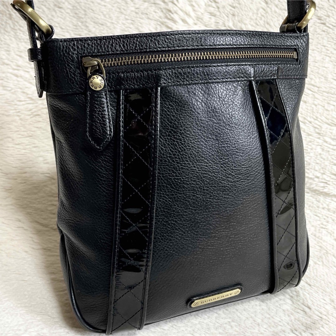 BURBERRY(バーバリー)の美品 BURBERRY レザー ノバチェック ショルダーバッグ ベルト ブラック レディースのバッグ(ショルダーバッグ)の商品写真
