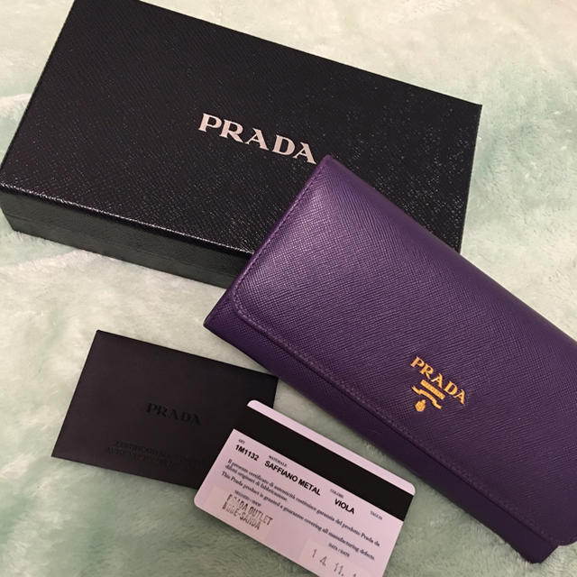 PRADA(プラダ)のPRADA財布 レディースのファッション小物(財布)の商品写真