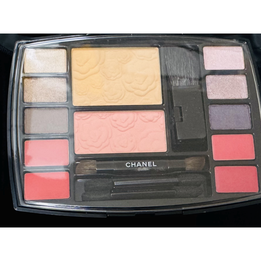 CHANEL - シャネル トラベルメイクアップパレット チーク リップ CHANEL - シャネル トラベルメイクアップパレット チーク リップ