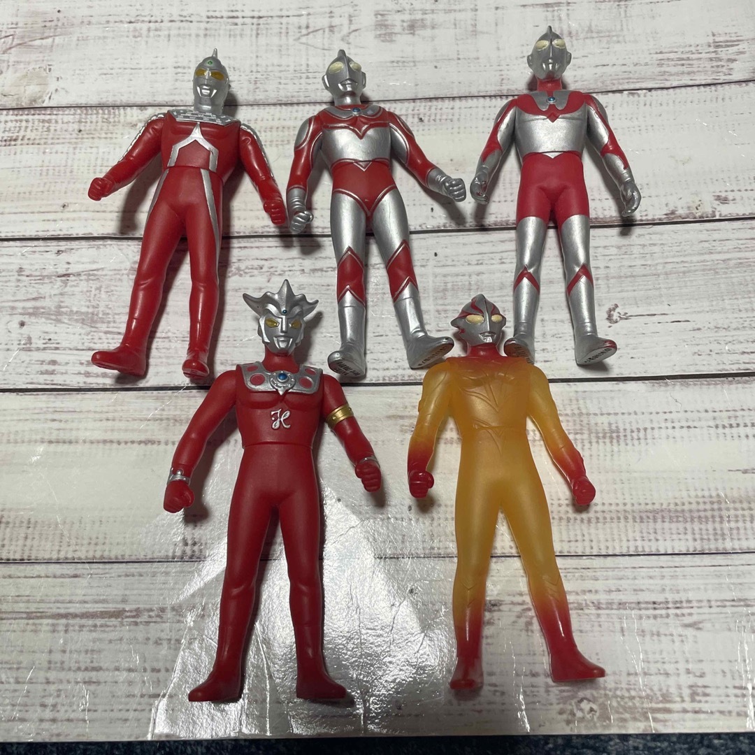 ウルトラマンフィギュア5体セット まとめ売り 送料無料 6-5の ウルトラマンフィギュア5体セット まとめ売り 送料無料 6-5の