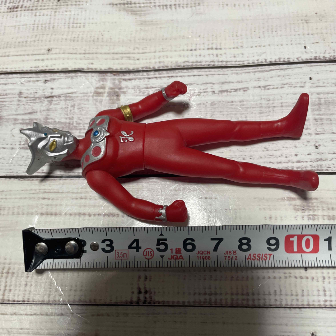 ウルトラマンフィギュア5体セット まとめ売り 送料無料 6-5の ウルトラマンフィギュア5体セット まとめ売り 送料無料 6-5の